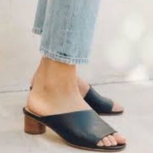 Milan Mule black leather